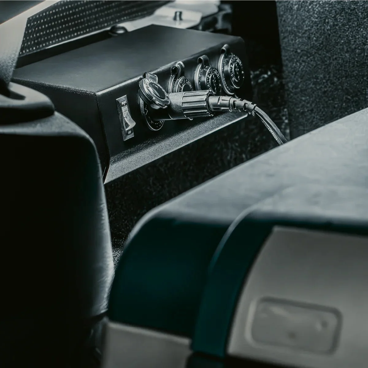 2018-2023 4-Door Jeep Wrangler Outlet Box - Image 4