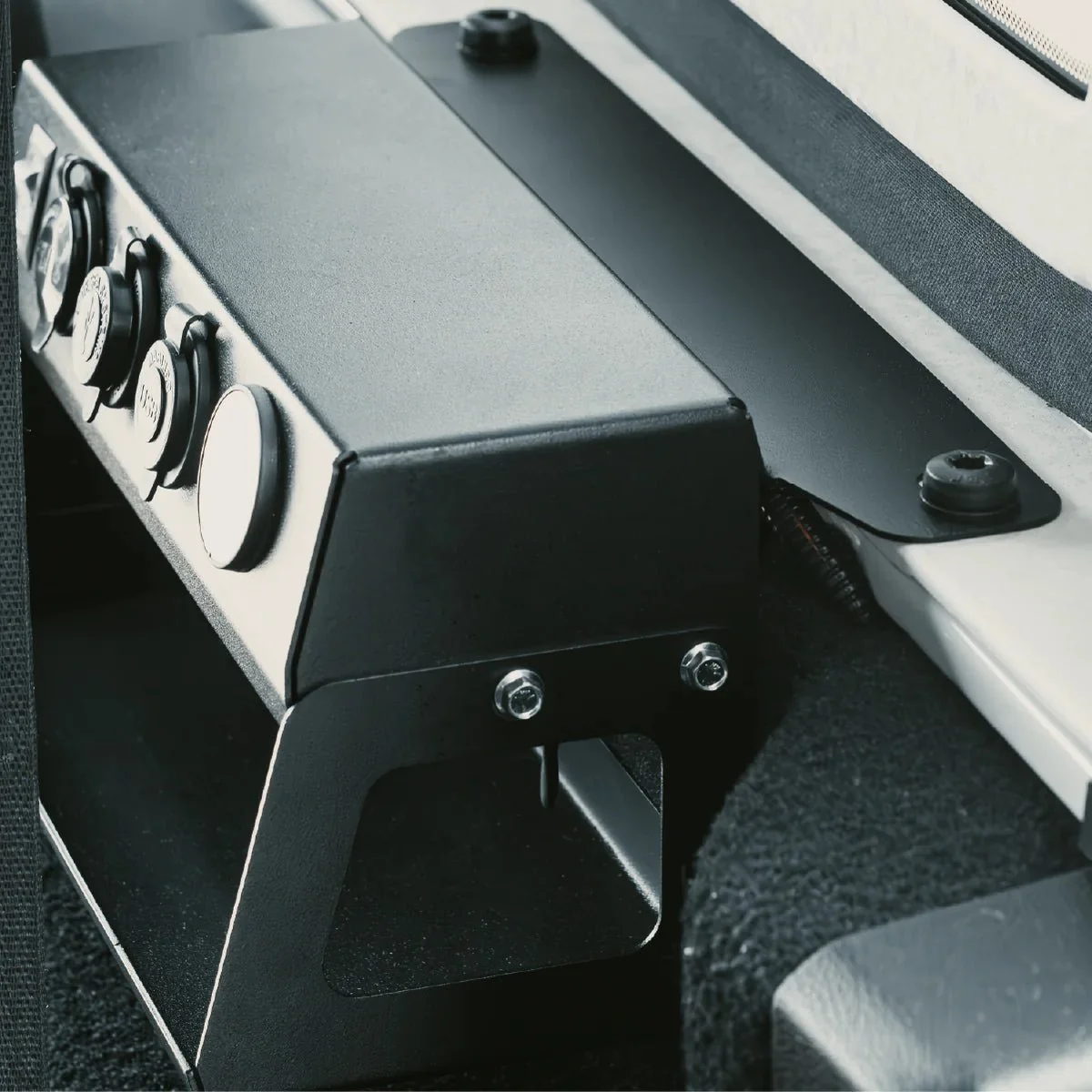 2018-2023 4-Door Jeep Wrangler Outlet Box - Image 5