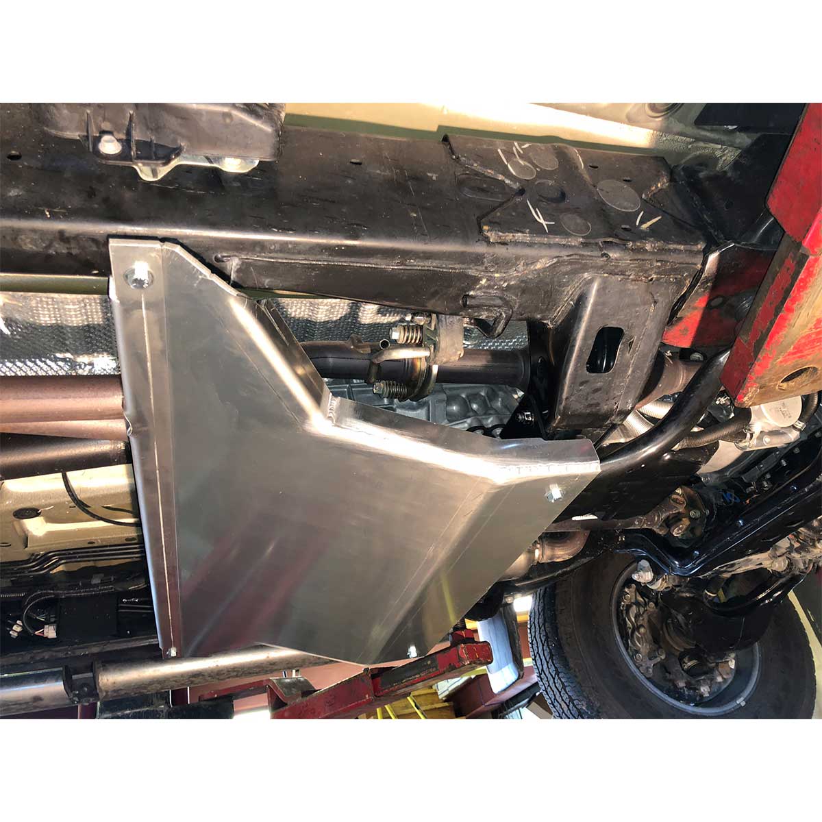 Rear Transfer Case Skid Plate (Steel) for Toyota Tacoma Gen 2 (2005-15) - Image 3