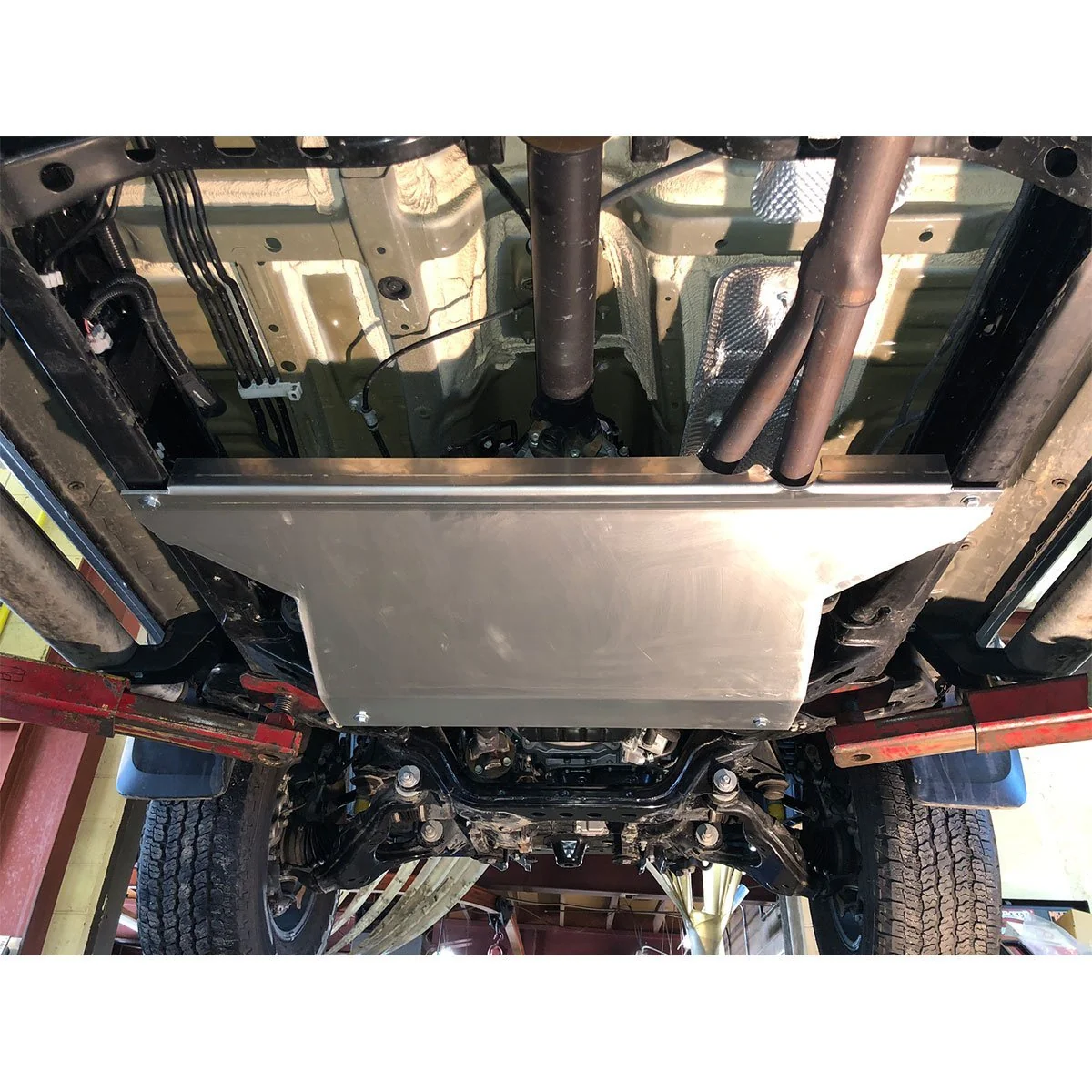 Rear Transfer Case Skid Plate (Steel) for Toyota Tacoma Gen 2 (2005-15) - Image 4
